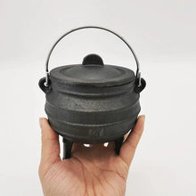Cargar imagen en el visor de la galería, Small Cast Iron Cauldron, Potjie Pot, South Africa Cookware  350ml