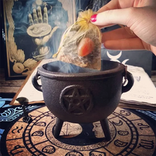 Cargar imagen en el visor de la galería, Hot Sale Halloween Pentacle Witch Magic Pentagram Crucible Wax Table Altar Witch Burning Pot Cast Iron Three Legs Cauldron